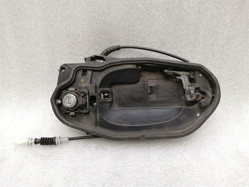 BMW 6 Series E63 door handle carrier 512171932 door handle carrier right keyless