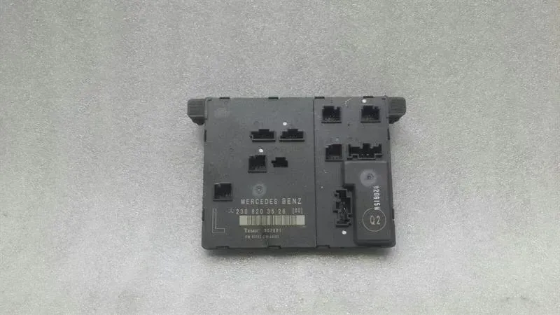 Mercedes SL R230 Left Door Module A2308203526 Door Control Unit Left