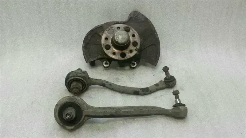 Mercedes SLK R171 left front hub A2043320101 wheel bearing housing front LI complete