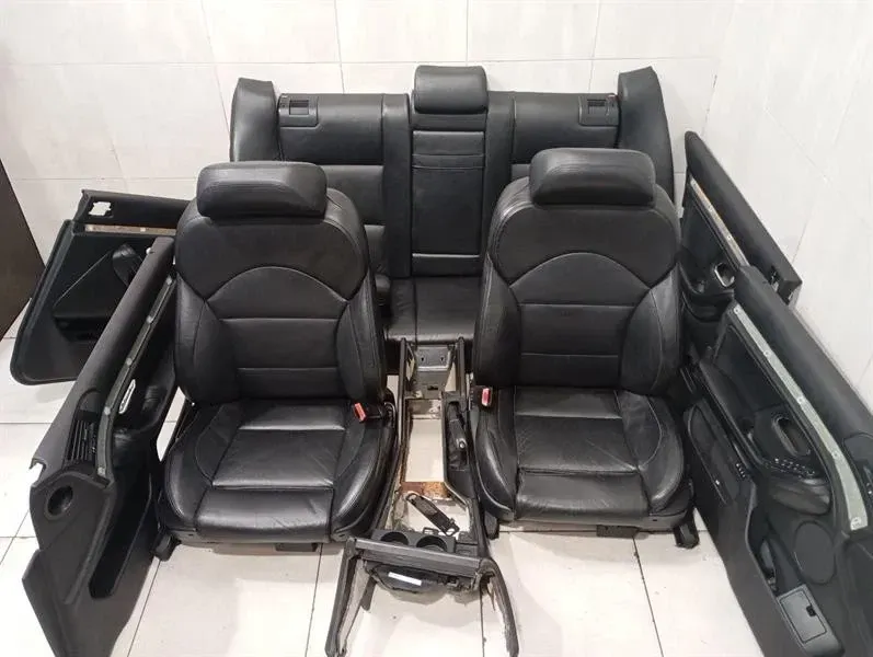 BMW M5 E39 Komplett interiörset fram- och baksäten M5 E39 Komplett sätesset läder