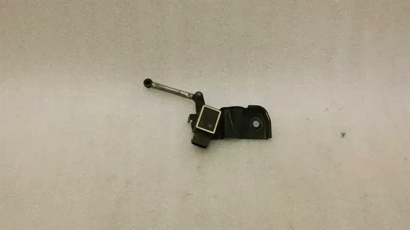 Mercedes S-Class W221 Front Right Xenon Level Sensor A0105427717 Level Sensor