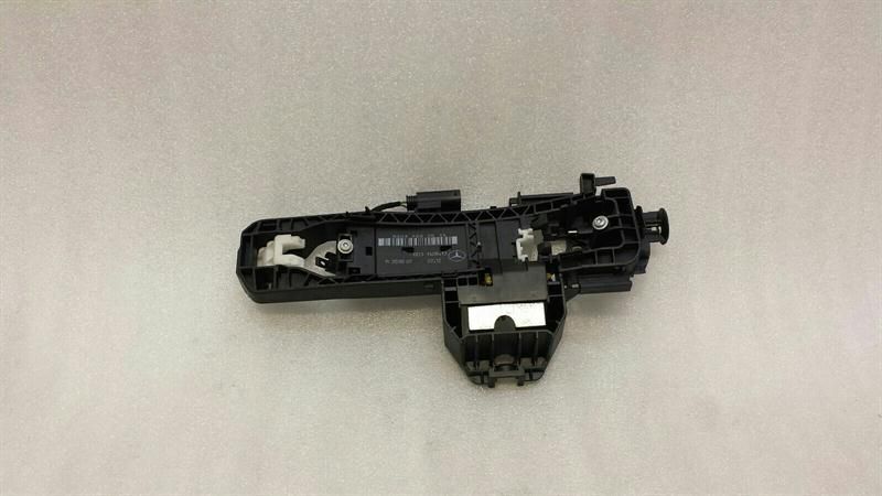 Mercedes E Class W212 Front Left Handle Carrier A2047602534 Door Handle Carrier VL