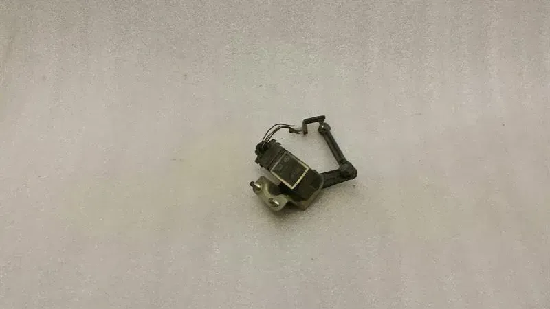 Mercedes E Class W211 suspension level sensor A0105427717 level controller
