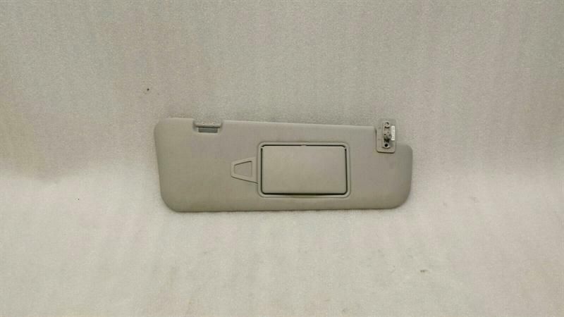 Mercedes CLS W219 Right Sun Visor A2198100210 Sun Visor Trim