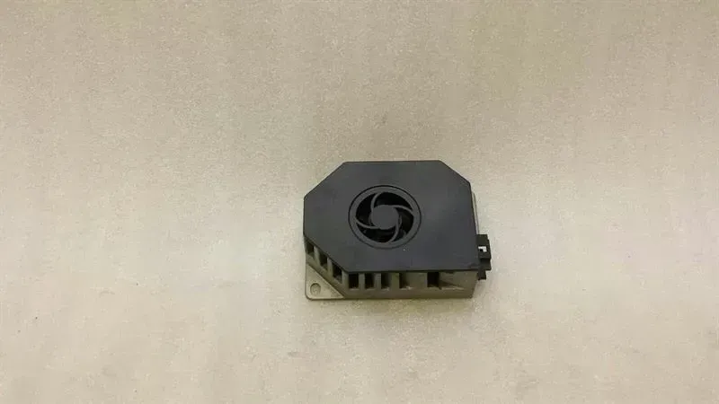 Mercedes E Class W212 Amplifier A2118705189 Amplifier Logic7 HK