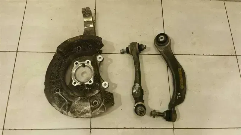 BMW 5 Series F07 GT Left Front Hub 6775767 Wheel Bearing Housing Front Left