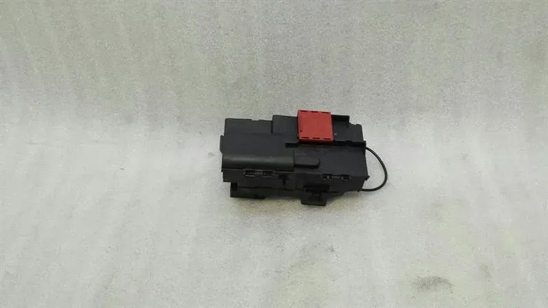 Mercedes S-Class W222 Fuse Box Relay A2225402450 Fuse Box-