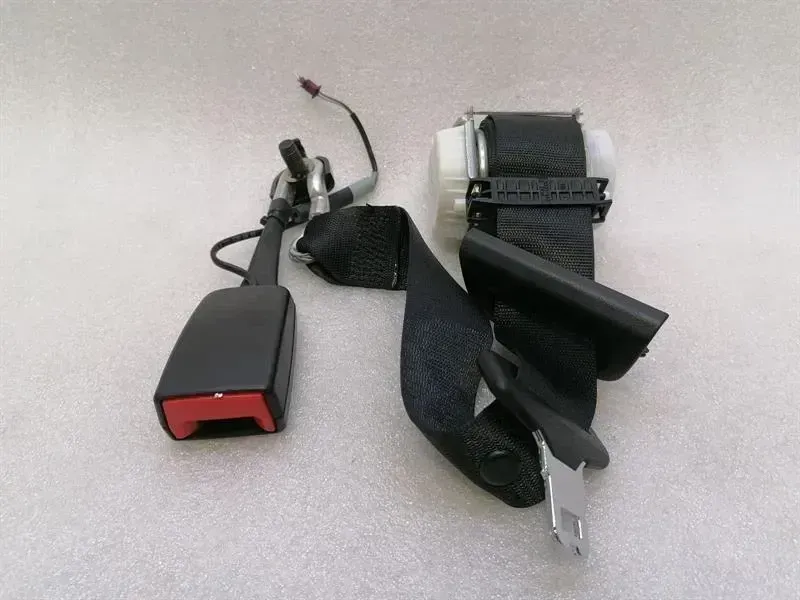 Mercedes S-class W222 rear seat belt A2228601085 seat belt rear belt