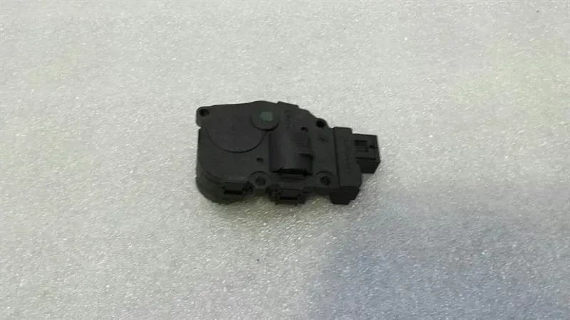 Porsche Cayenne 958 92A Vent Flap Motor 95861251201 Servo Motor