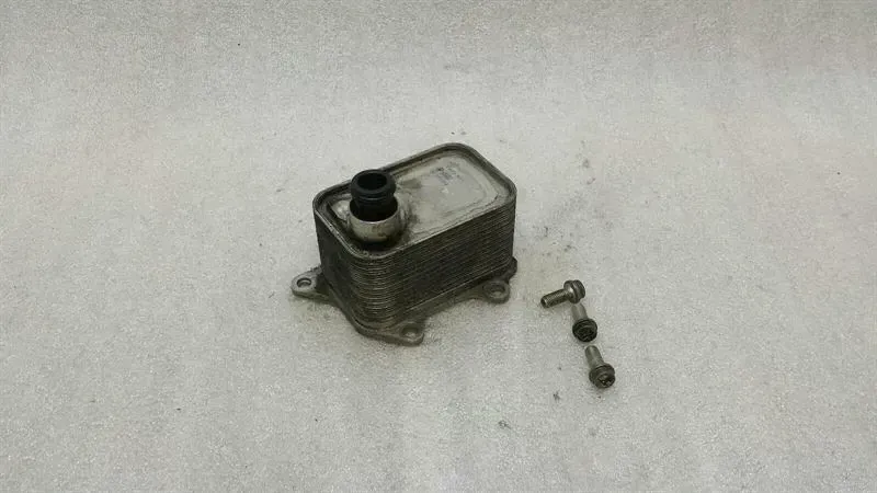 Audi S3 8V Engine Oil Cooler 06L117021E Oil Cooler Radiator 2.0 TFSI