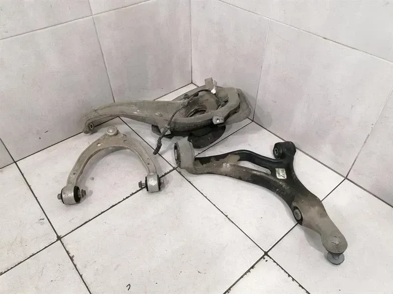 Porsche Cayenne 958 92A Right Front Hub 95834115600 Wheel Bearing Housing Front Right
