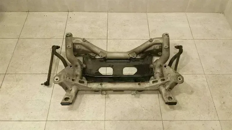 Mercedes CLS W218 Beam / Subframe Front A2186280100 Front Axle Carrier