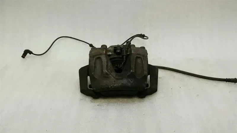 Mercedes CLS W218 W204 right front caliper A2044213681 caliper front right