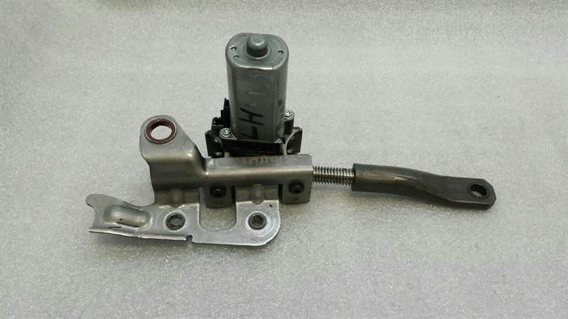 Porsche Cayenne 958 Left Seat Rear Up Down Adjustment 984686 Seat Engine Left