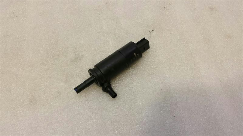 Volkswagen Golf GTD 5G Washer Fluid Pump 6R0955681 Washer Water Pump
