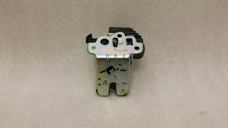 Audi S1 8X A1 boot lock 8R0827505 tailgate lock