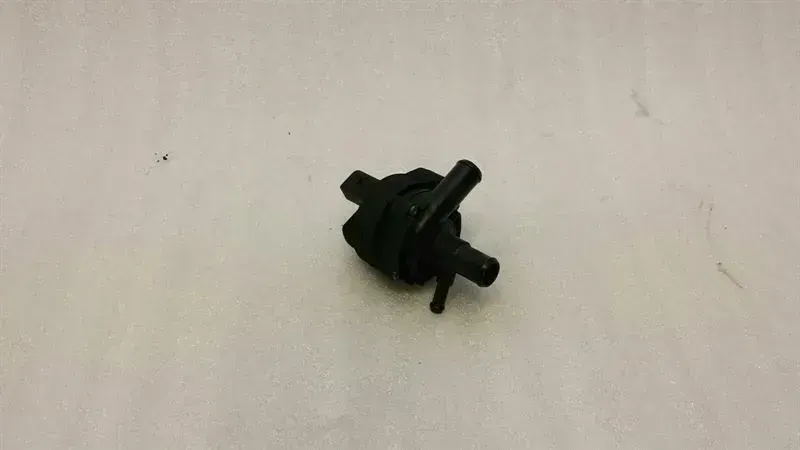 Mercedes CLS W218 additional cooling pump A2118350028 coolant pump OM651