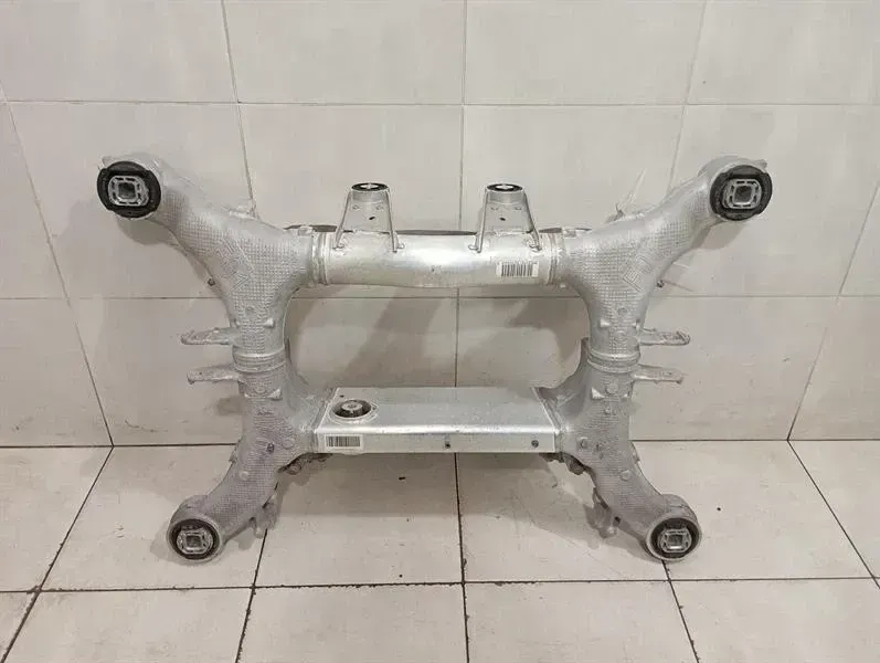 Rolls Royce Wraith RR5 Coupe Subframe Rear 33316855455 Axle Frame Rear Axle