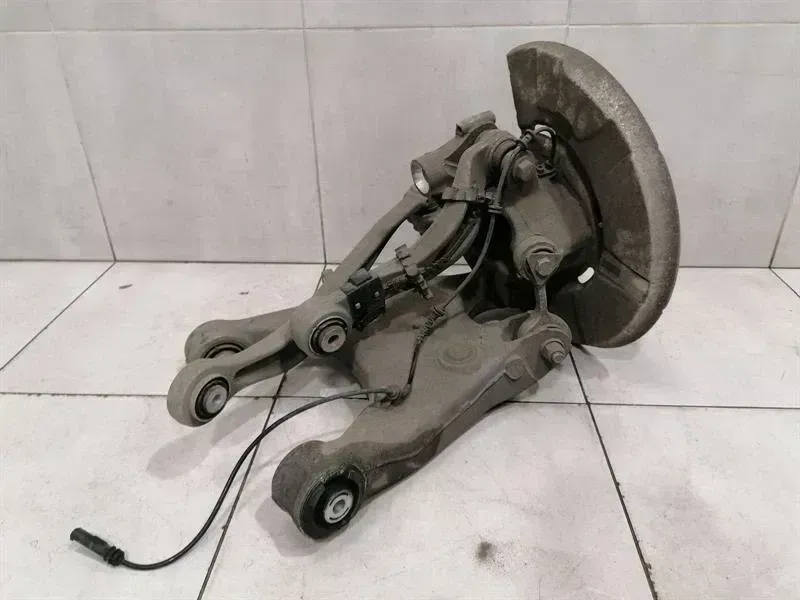 Rolls Royce Ghost Series Left Rear Hub 33326796497 Wheel Bearing Housing Rear Left