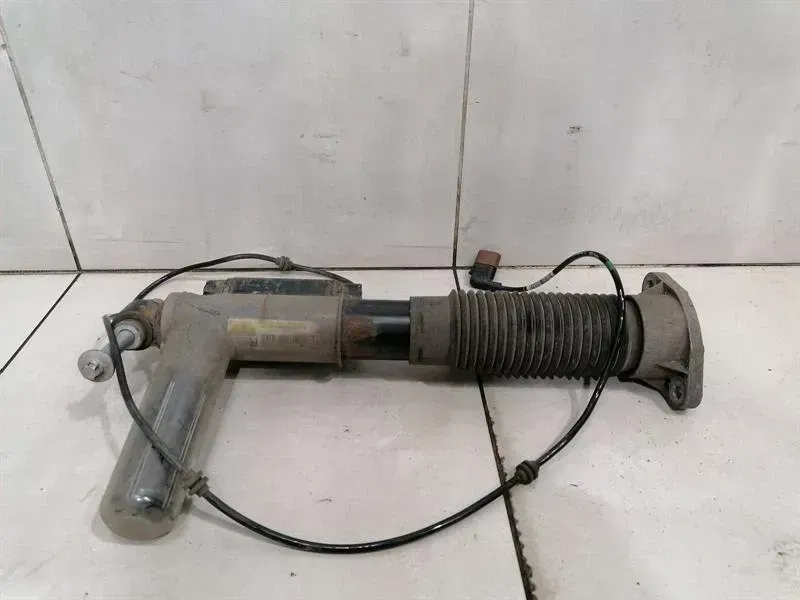 Mercedes E63 Wagon W213 Shock Absorber Rear A2133200402 Rear Shock Absorber