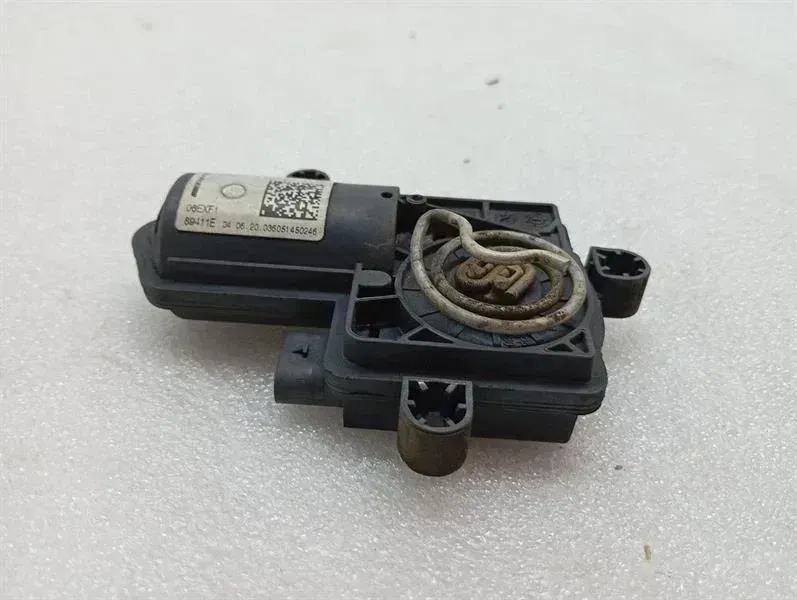 Mercedes C Class W205 Right Exhaust Actuator A2909064100 Exhaust Actuator Hi Re