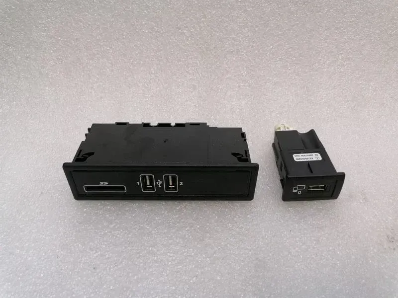 Mercedes GT 4-DOOR X290 Electronic Module A2138200401 Control Unit MULTIMEDIA