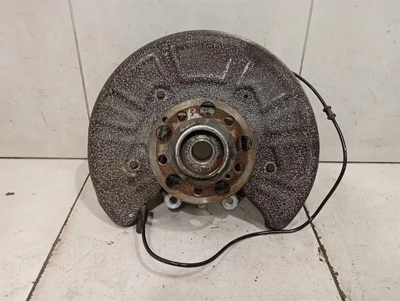 Mercedes C63 AMG W205 Left Rear Hub A2053501514 Wheel Bearing Housing Rear Left -