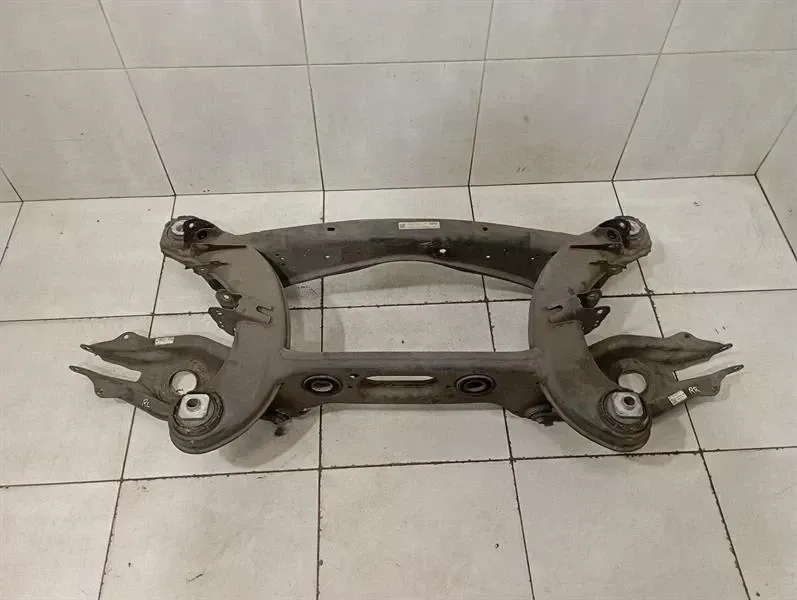 Mercedes C Class W205 Subframe Rear A2053503205 Axle Frame Rear Axle