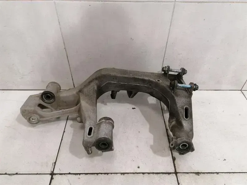 Porsche 911 997 subframe rear 99733115103 rear left axle frame rear axle