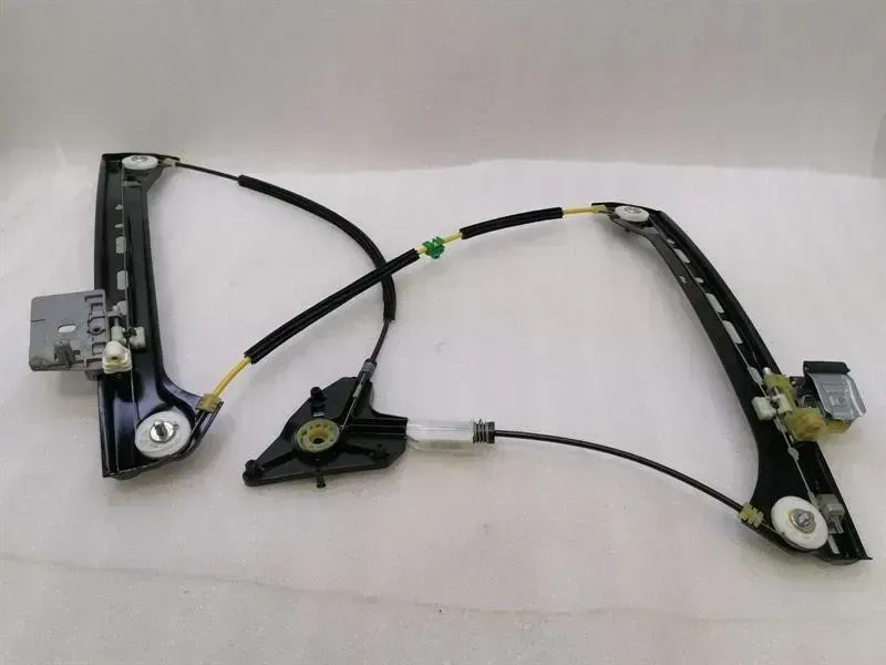 MERCEDES C Class W205 Right Front Door Winder A2057200446 Front Window Regulator RE