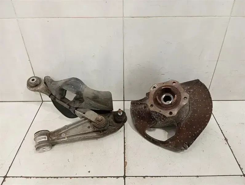 Porsche 911 991 Right Front Hub 99134115805 Wheel Bearing Housing Front Right 4S AWD