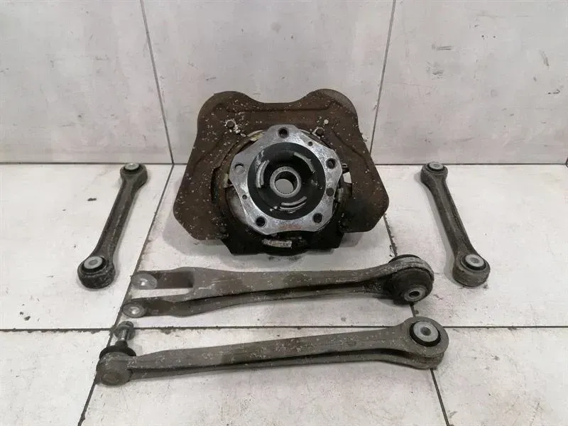 Porsche 911 997 right rear hub 99733111207 wheel bearing housing rear right
