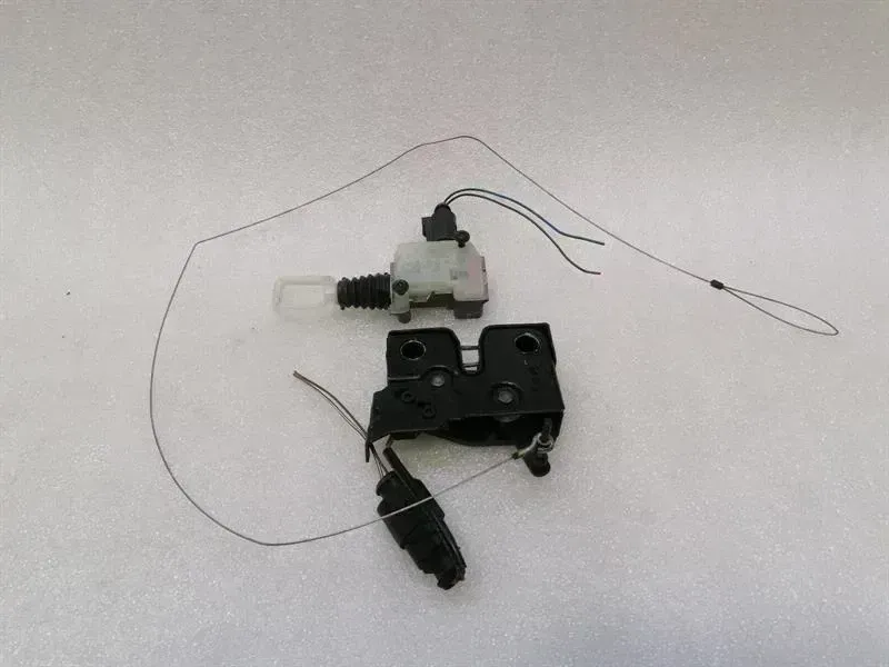 Porsche 911 997 Boot Lock 99762411800 Tailgate Lock