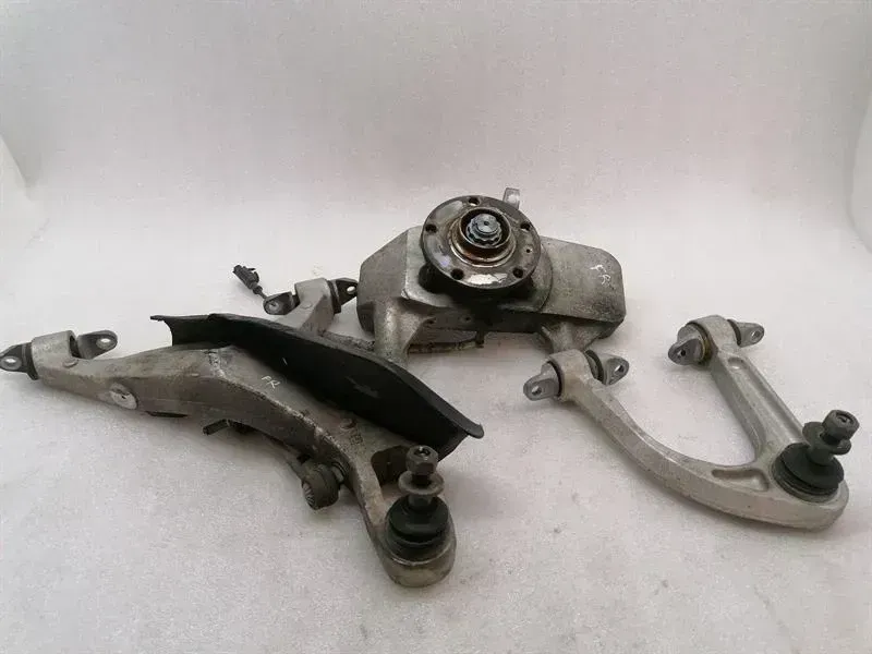McLaren 570S Spider Right Front Hub 13B1203CP Wheel Bearing Housing Front Right