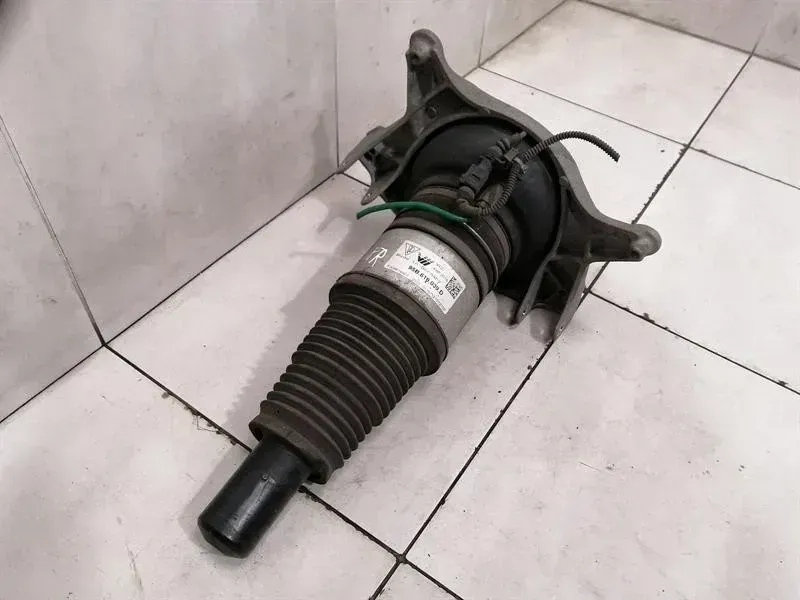 Porsche Macan 95B shock absorber front 95B616039D shock absorber front Airmatic