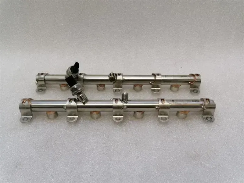Porsche Panamera 970 Fuel Rail 0P2133316A Injection Strip Pipe Distributor TFSI