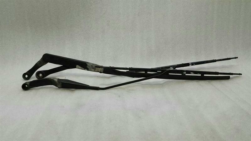 Aston Martin DB9 Volante RHD Wiper Arm 4G43-17526-FA Right Hand Drive Set