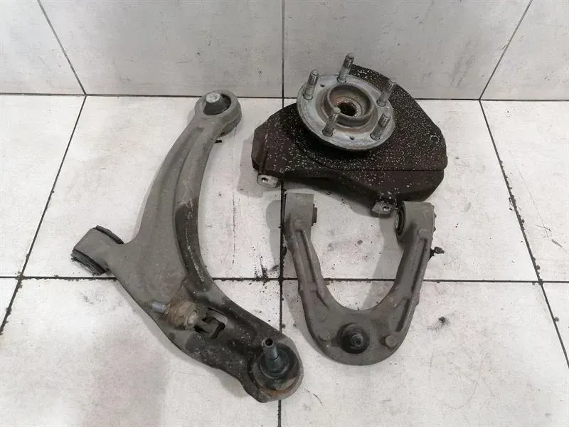 Aston Martin Rapide Right Front Hub AD43-3K186-AB Wheel Bearing Housing Front Right