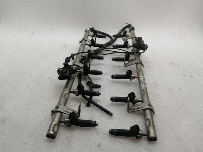 ASTON MARTIN DBS V12 08-12 Fuel Rail 4G4E-9S441-CB Injection Strip Pipe Distributors