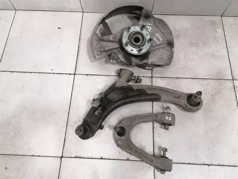 ASTON MARTIN VANTAGE V12 S Right Front Hub V12S Wheel Bearing Case Front Right