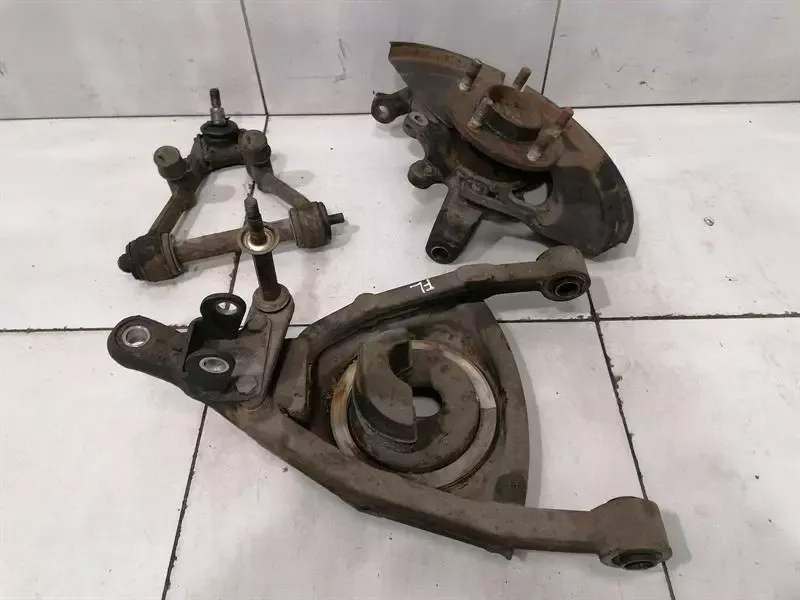 ASTON MARTIN DB7 VANTAGE Left Front Hub 24-120985-AB Wheel Bearing Housing Front Left