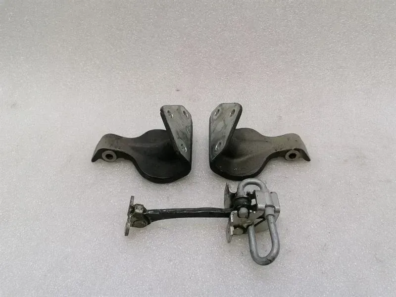 Ferrari 612 Scaglietti F137 right door hinge brake 67499800 door hinge brake