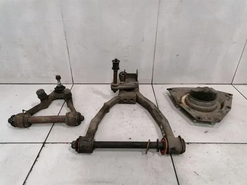 ASTON MARTIN DB7 VANTAGE Right Front Hub 23-85795 Wheel Bearing Case Front Right