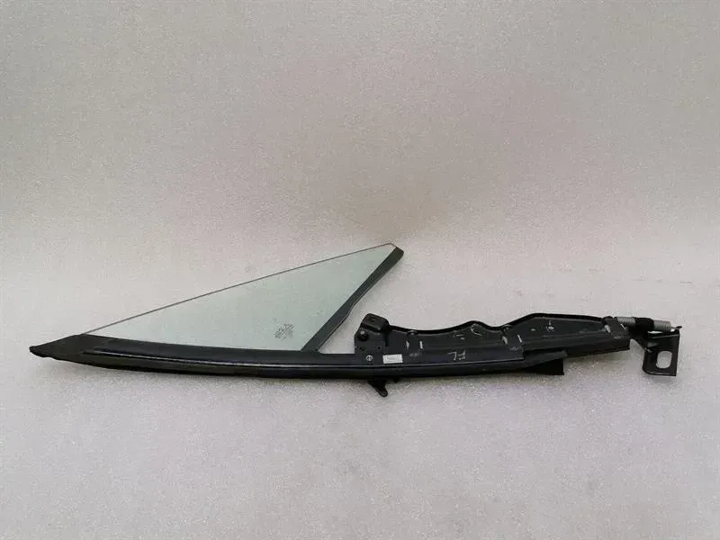 Aston Martin Rapide Left Front 1/4 Glass AD43-C262A37-AM Door Panel 1/4 Front Left