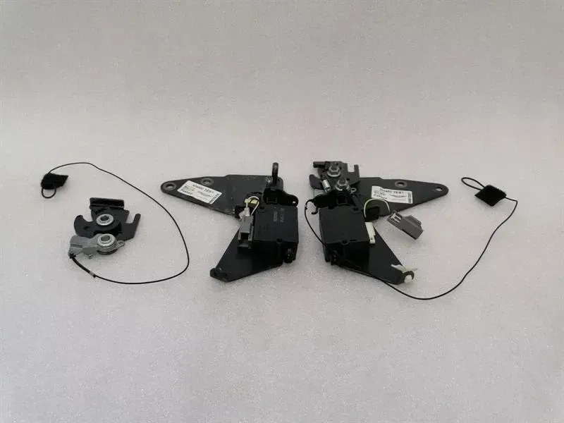 ASTON MARTIN FAST S AD43-A61390-AD REAR SEAT LOCK SET