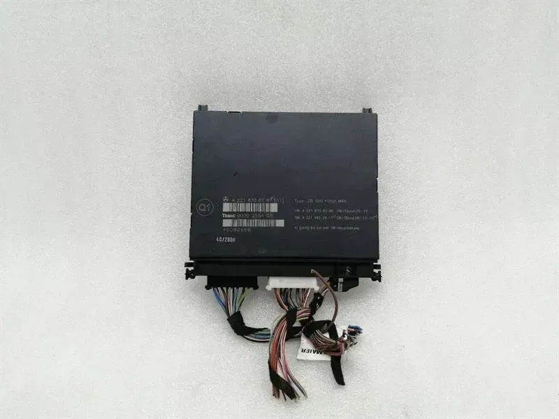 Mercedes S-Class W221 A2218706187 rear seat control unit rear seat module
