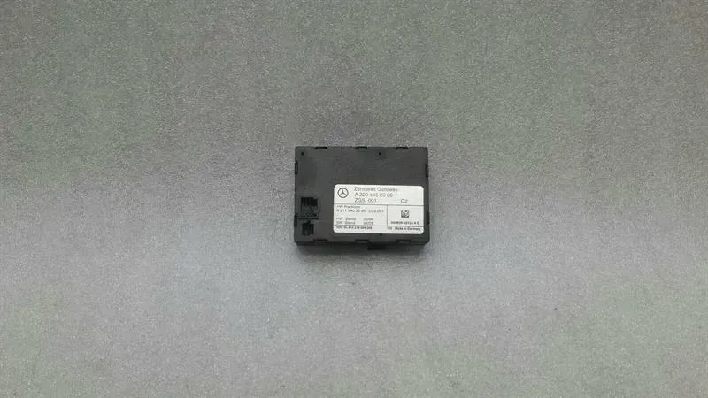 Mercedes R230 Electronic Module A2204452000 Control Unit Gateway W211 W220 W215