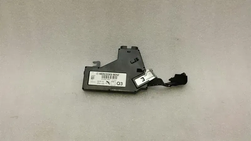 Mercedes SL R230 Aerial / Antenna A2308201389 Antenna Right Amplifier