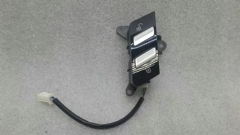 Mercedes S W221 Right Door Lock Switch A2218213151 Central Locking Switch