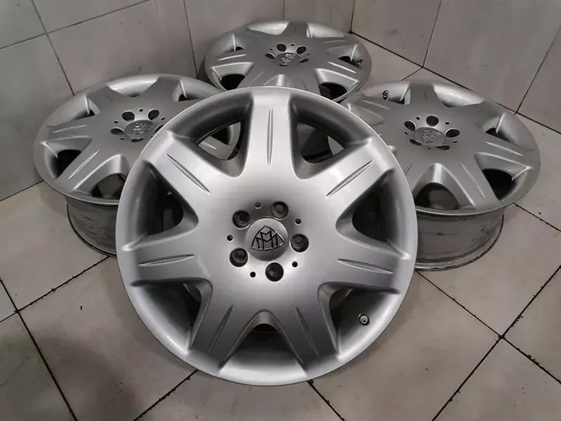 Maybach 57 W240 Alloy Wheel Set A2404010402 Alloy Wheel Set R19